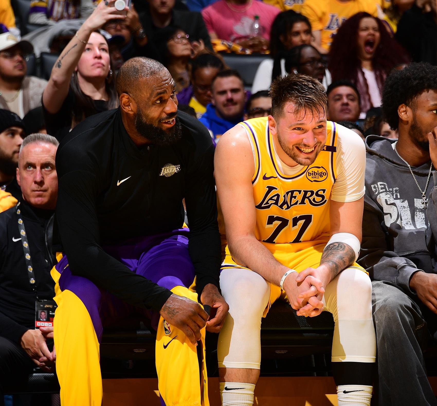 英雄资料-丹佛掘金清晨再遭质疑，志在NBA季后赛名次提升，信心回归，高层口径保持一致的简单介绍